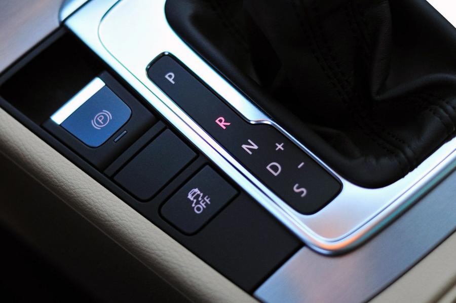  Volkswagen Passat CC 2013 года  (фото 15 из 87)